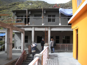 Badrinath Ashram construction October 5, 2016 - 4 (zum Vergrößern anklicken)