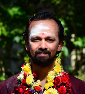 Acharya Siddhananda Sita (center holding picture) gave the first initiation into Babaji's Kriya Yoga in Paris, 
            France, June 3-5,  2016 to 30 aspiring persons.