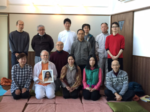 M. G. Satchidananda and participants in a 3rd level Kriya Yoga initiation seminar
            at the YMCA camp in view of Mt. Fuji, Japan, March 19-25, 2015 - 1 (click image to enlarge)